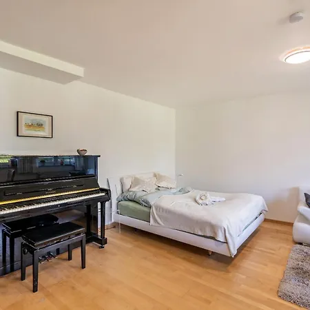 Appartment Piano Oberhaching Esterno foto